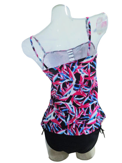 Pregnant woman split swimming