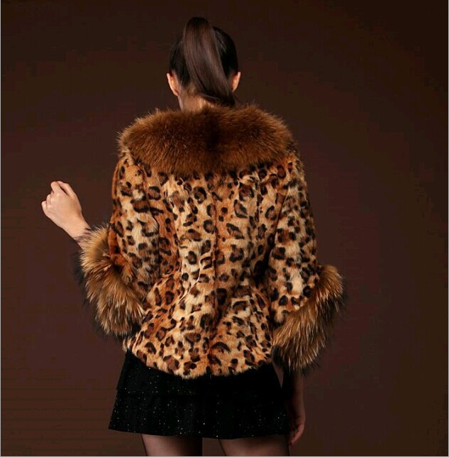 Fur coat girl - L&M LIFE PRODUCTS